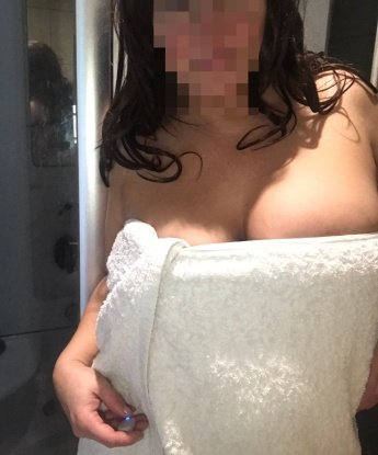 💋 У меня мягкий, креативный и опытный подход к удовлетворению твоих желаний. Я проживаю в Москве, Москва, и готова порадовать тебя своими услугами. 💫 Мое мастерство в особенности оценили мои довольные клиенты, которые обожают мое нежное общение, страстные ласки и безграничную фантазию. Я внимательно слушаю и понимаю твои потребности, чтобы каждая встреча была уникальной и незабываемой. 🌹 Чтобы убедиться в этом, загляни в мою галерею фото, там ты найдешь много соблазнительных снимков. Я с нетерпением жду нашей встречи, чтобы создать вместе незабываемые моменты удовольствия. ✨ Радмила